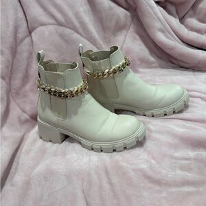 Steve Madden Hamlet-C Bone White Chain Lug Sole Boots - Size 8.5